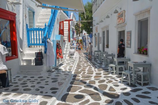 Straatje in Mykonos stad - onderdeel van eilandhoppen Cycladen